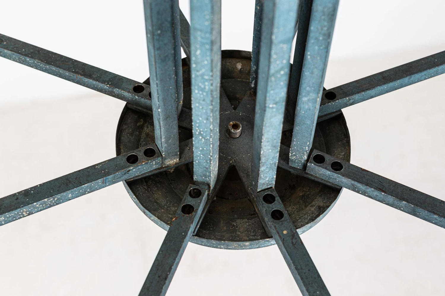 Paris Theatre Verdigris 8arm Brass Chandelier 9 Paris Theatre Verdigris 8arm Brass Chandelier – Image 7