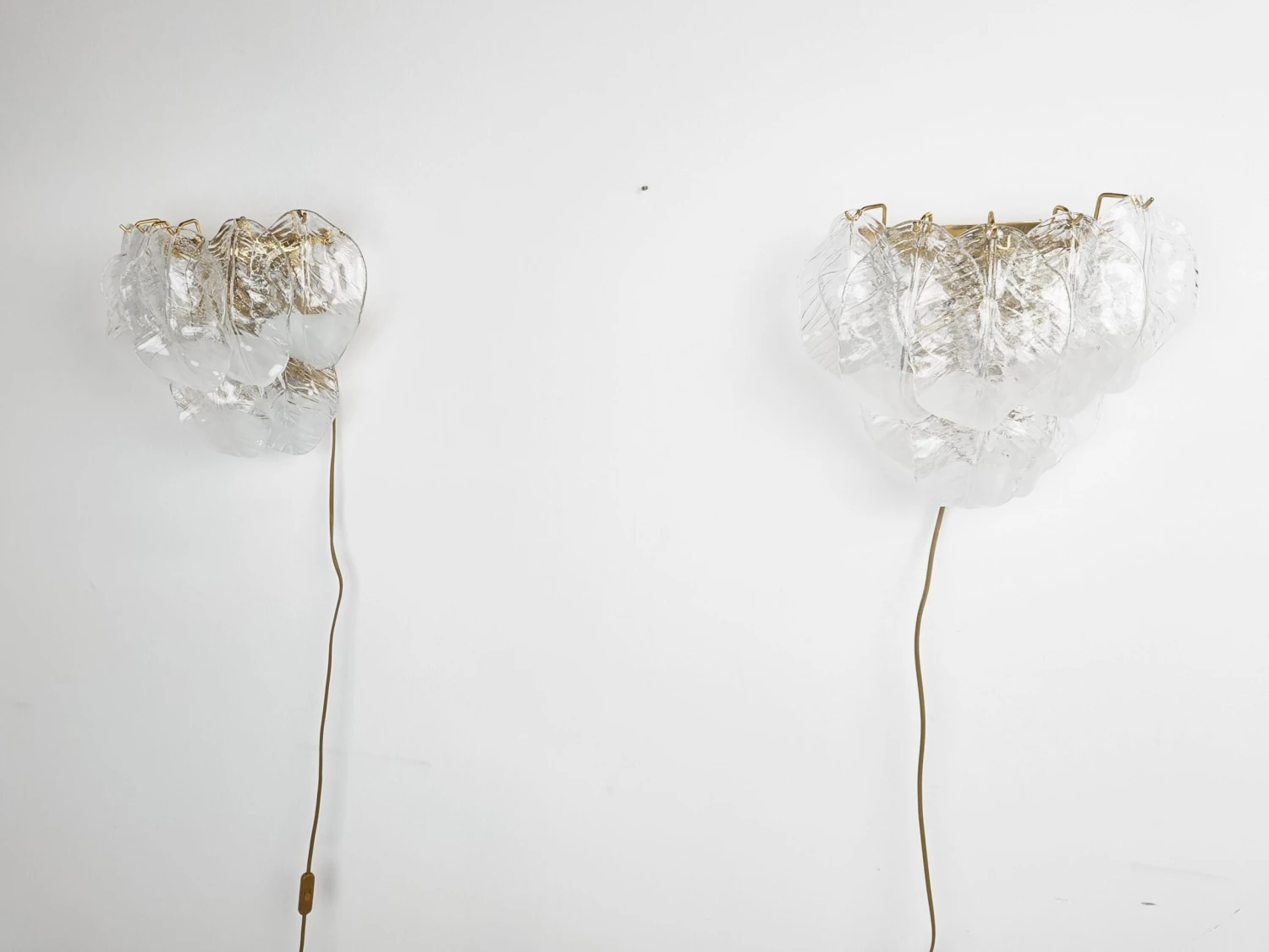 Pair Of Midcentury Murano Glass Leaf Wall Lamps, 1970s 4 Pair Of Midcentury Murano Glass Leaf Wall Lamps, 1970s – Image 2