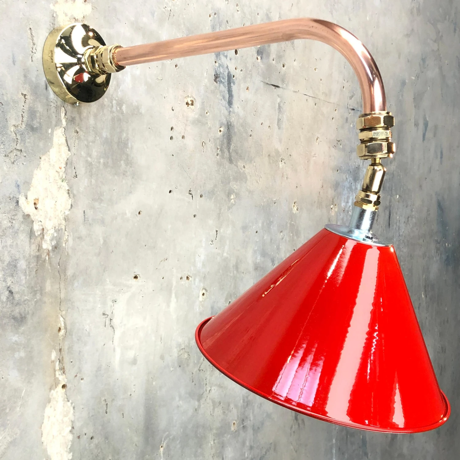 1980 British Army Lamp Shade In Red With Copper Cantilever Wall Lamp Edison Bulb 4 1980 British Army Lamp Shade In Red With Copper Cantilever Wall Lamp Edison Bulb – Image 2
