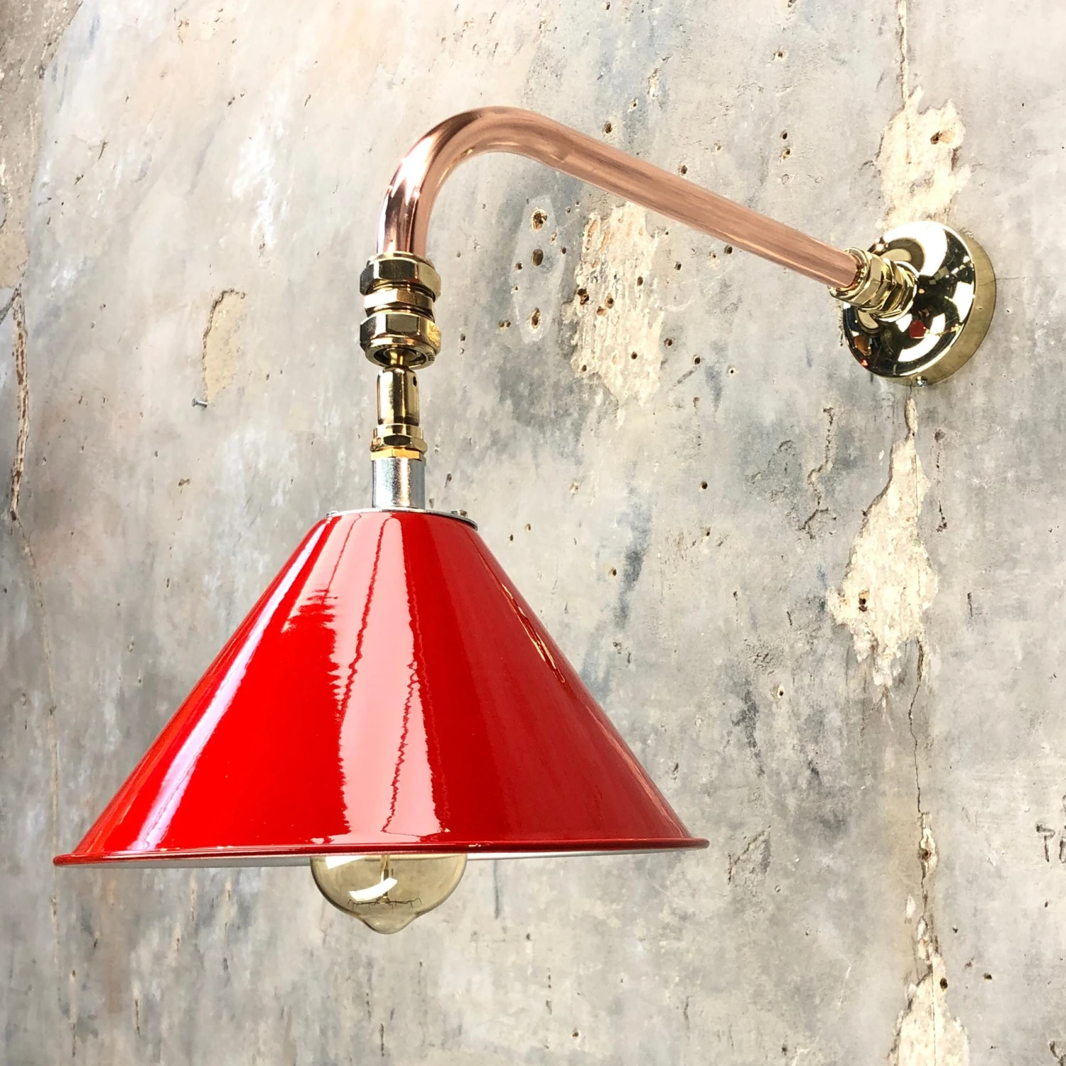 1980 British Army Lamp Shade In Red With Copper Cantilever Wall Lamp Edison Bulb 8 1980 British Army Lamp Shade In Red With Copper Cantilever Wall Lamp Edison Bulb – Image 6