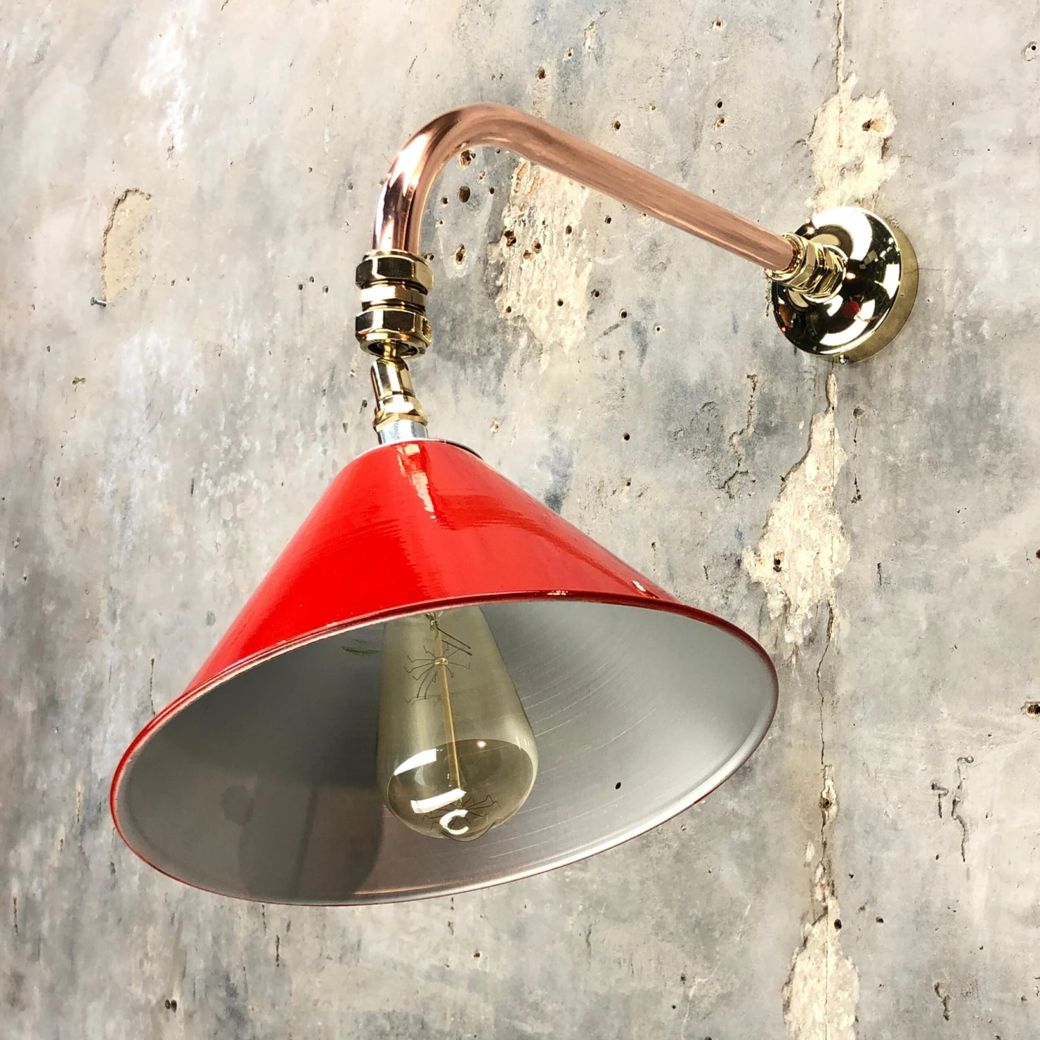 1980 British Army Lamp Shade In Red With Copper Cantilever Wall Lamp Edison Bulb 9 1980 British Army Lamp Shade In Red With Copper Cantilever Wall Lamp Edison Bulb – Image 7