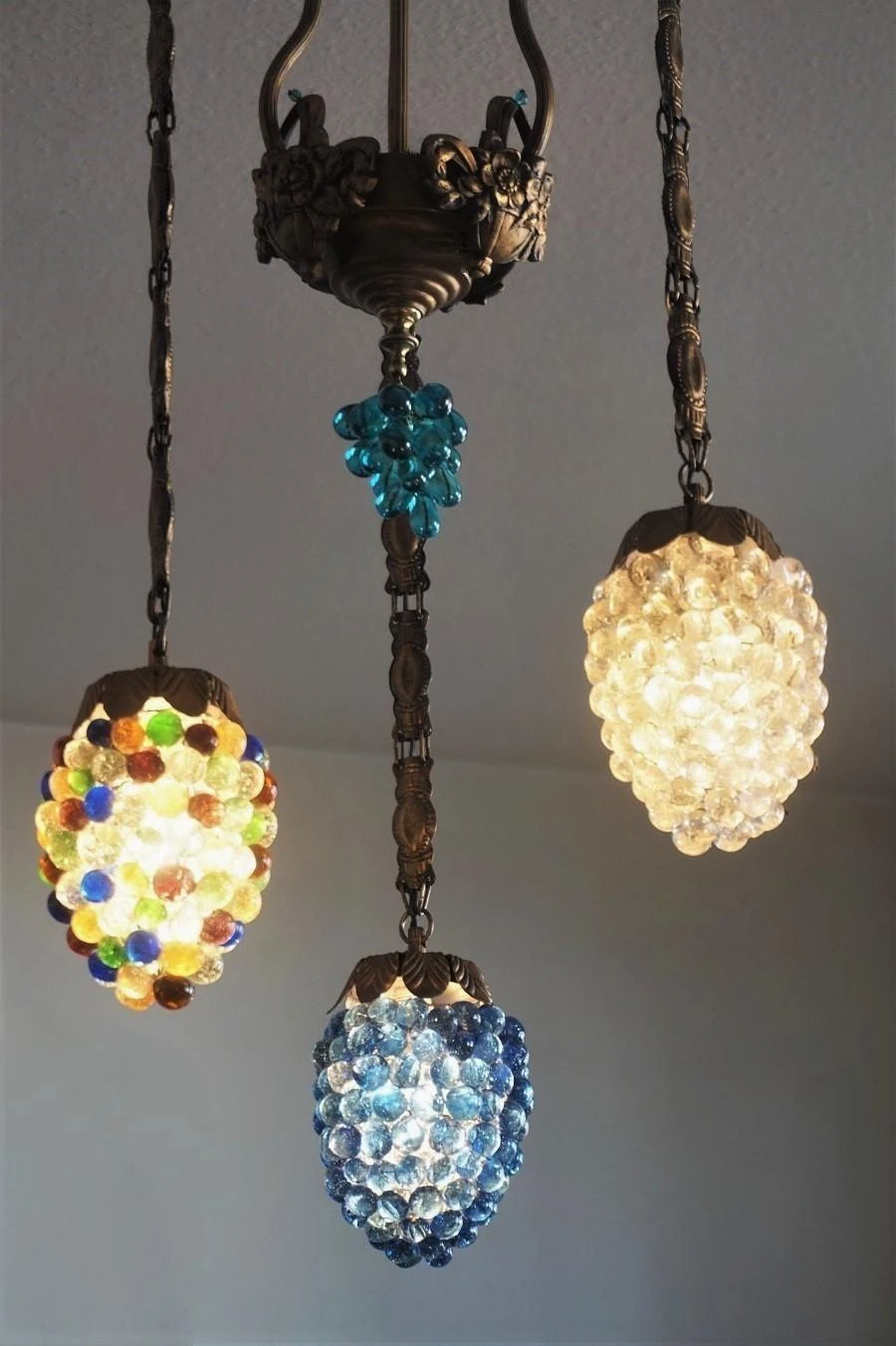 Art Deco Murano Glass Three-Light Grape Chandelier, Italy, Mid-20th Century 8 Art Deco Murano Glass Three-Light Grape Chandelier, Italy, Mid-20th Century – Image 6