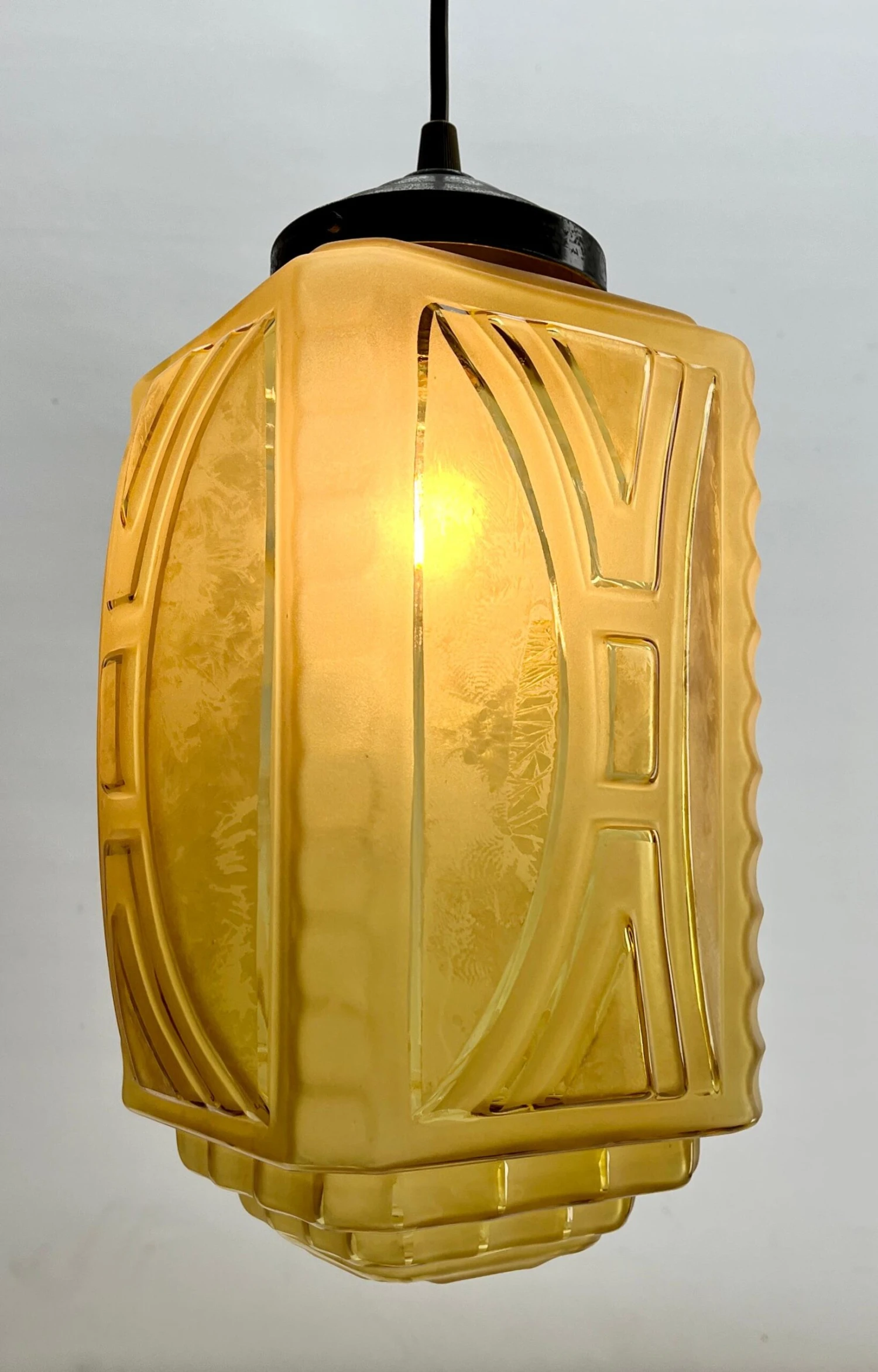 Art Deco Ceiling Lamp, Belgium Glass Shade Scailmont, 1930s 9 Art Deco Ceiling Lamp, Belgium Glass Shade Scailmont, 1930s – Image 7