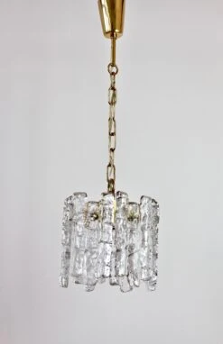 Mid-Century Kalmar Ice Crystal Glass And Brass Pendant Light Or Chandelier 1960s -Promos Meubles Boutique IMG 4664 master