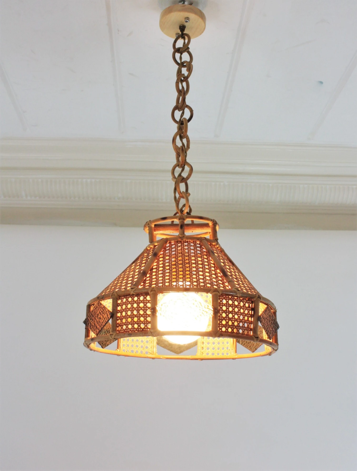 Italian Modern Wicker Wire Rattan Pendant Hanging Lights With Glass Accent, Pair 10 Italian Modern Wicker Wire Rattan Pendant Hanging Lights With Glass Accent, Pair â Image 8