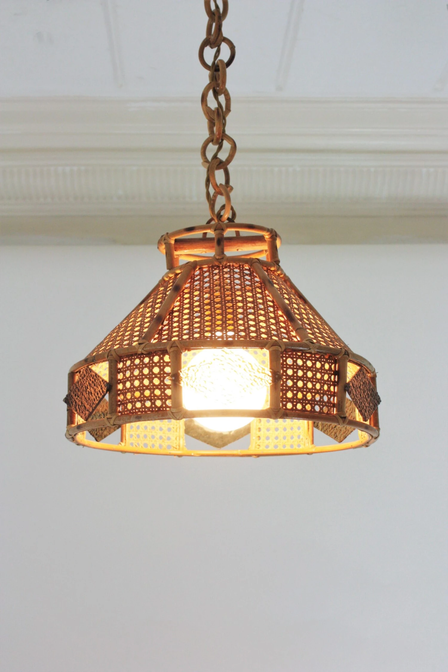 Italian Modern Wicker Wire Rattan Pendant Hanging Lights With Glass Accent, Pair 14 Italian Modern Wicker Wire Rattan Pendant Hanging Lights With Glass Accent, Pair â Image 12