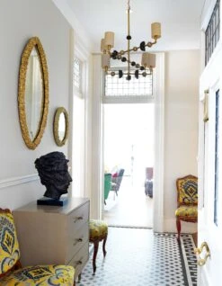 'Mayfair' Contemporary Chandelier, Brass With Sculpted Spheres By Margit Wittig 11 'Mayfair' Contemporary Chandelier, Brass With Sculpted Spheres By Margit Wittig -Promos Meubles Boutique Margit Wittig mayfair in situ master