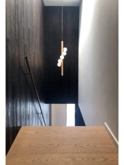 Oak Small Willow Vertical Pendant By Hollis & Morris 23 Oak Small Willow Vertical Pendant By Hollis & Morris -Promos Meubles Boutique Vertical Willow in Moncer Showroom master