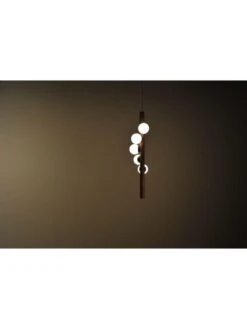 Oak Small Willow Vertical Pendant By Hollis & Morris 29 Oak Small Willow Vertical Pendant By Hollis & Morris -Promos Meubles Boutique Willow Vertical natural light master