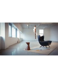 Oak Small Willow Vertical Pendant By Hollis & Morris 27 Oak Small Willow Vertical Pendant By Hollis & Morris -Promos Meubles Boutique Willow Vertical walnut living setting master