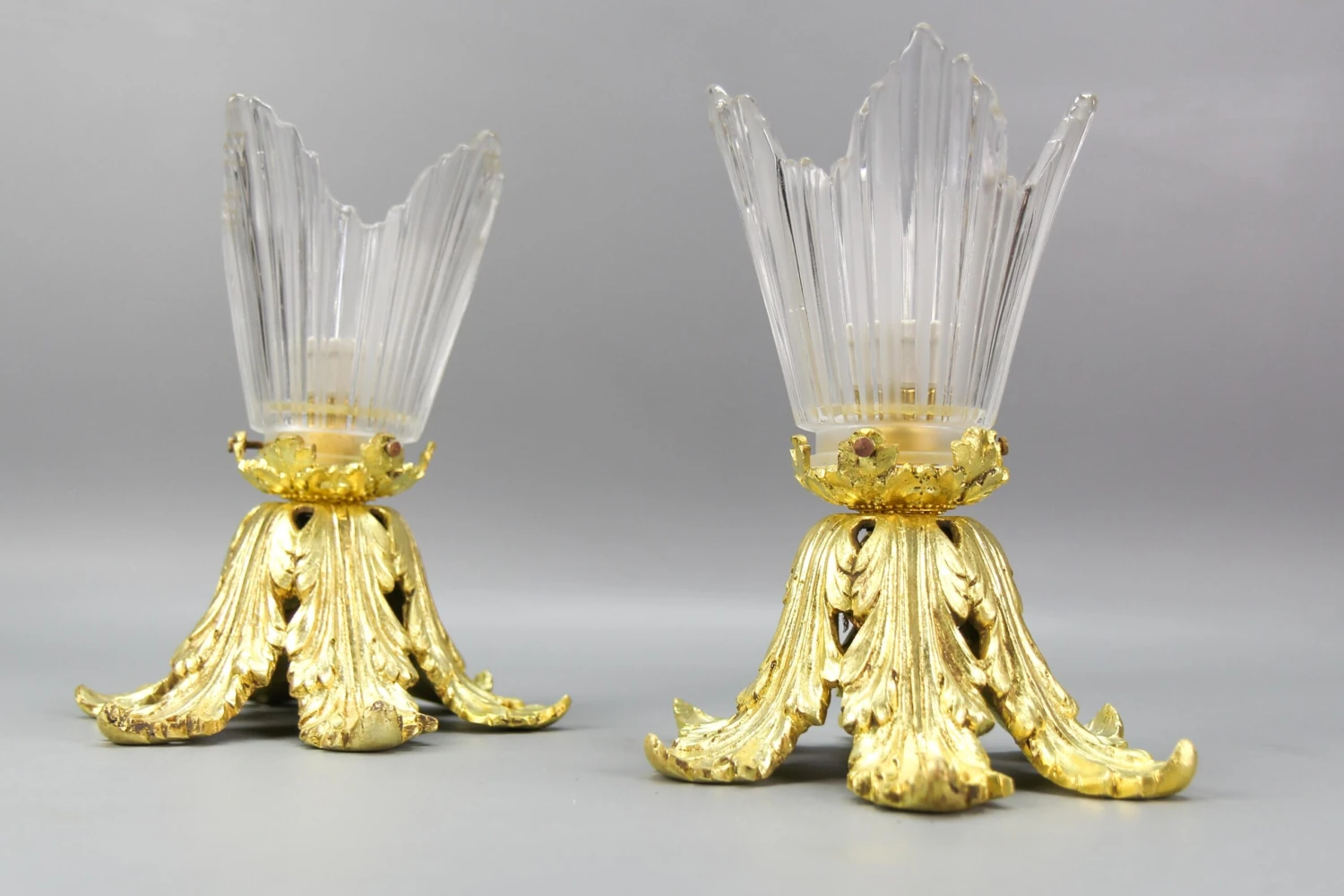 Pair Of French Art Deco Gilt Bronze And Clear Glass Ceiling Lights, 1920s 12 Pair Of French Art Deco Gilt Bronze And Clear Glass Ceiling Lights, 1920s â Image 10