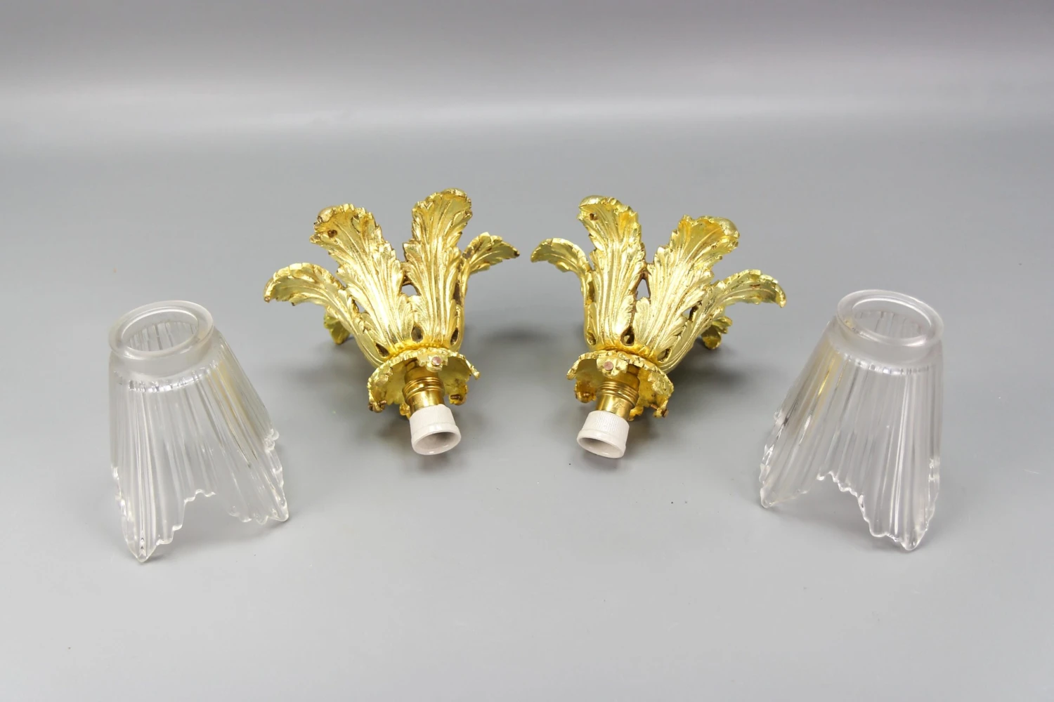 Pair Of French Art Deco Gilt Bronze And Clear Glass Ceiling Lights, 1920s 16 Pair Of French Art Deco Gilt Bronze And Clear Glass Ceiling Lights, 1920s â Image 14