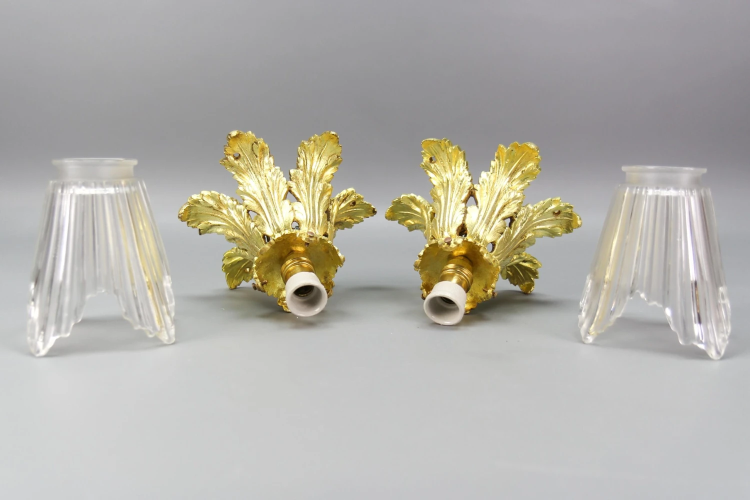 Pair Of French Art Deco Gilt Bronze And Clear Glass Ceiling Lights, 1920s 17 Pair Of French Art Deco Gilt Bronze And Clear Glass Ceiling Lights, 1920s â Image 15