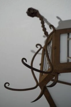 Art Deco Wrought Iron & White Stained Leaded Glass Flush Mount / Ceiling Lamp -Promos Meubles Boutique decoceilin9 master