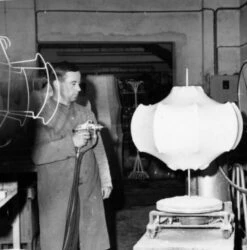 German Mid-Century Cocoon Chandelier By Friedel Wauer For Goldkant, 1960s 41 German Mid-Century Cocoon Chandelier By Friedel Wauer For Goldkant, 1960s -Promos Meubles Boutique mobilejpegupload ECBDE9AAEA9C49B89E3BD5F5F571ECB6 master